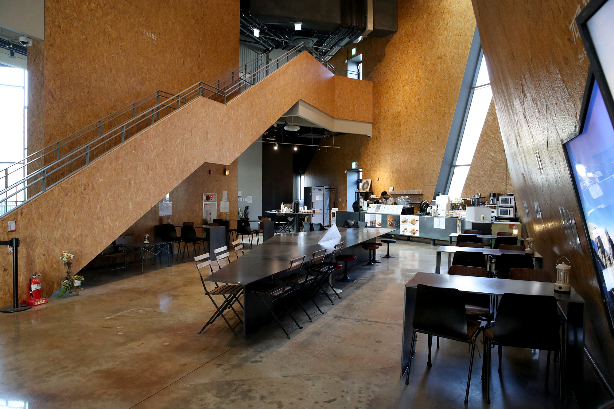 부대시설 카페테리아